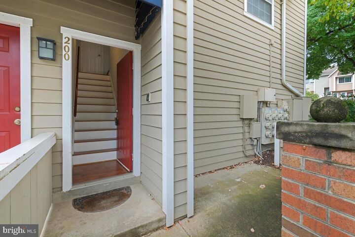 Property Photo: 5716 Chapman Mill Drive 200 MD 20852
