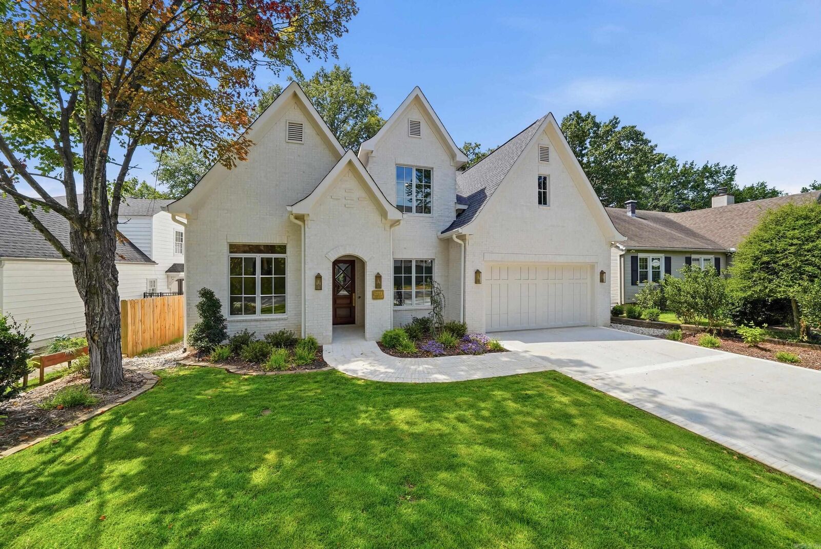 Property Photo: 5711 Hawthorne Road AR 72207-4309
