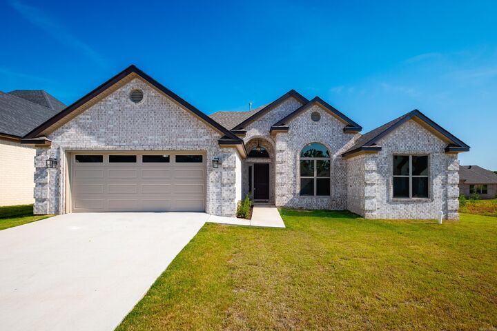 Property Photo: 71 Corniche Cove AR 72113