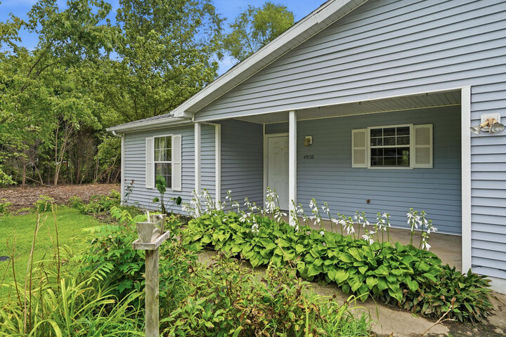 Property Photo: 4808 E Prairie Cir MO 65201