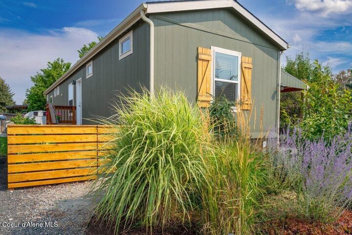 Property Photo: 1671 W Essex Ct ID 83815