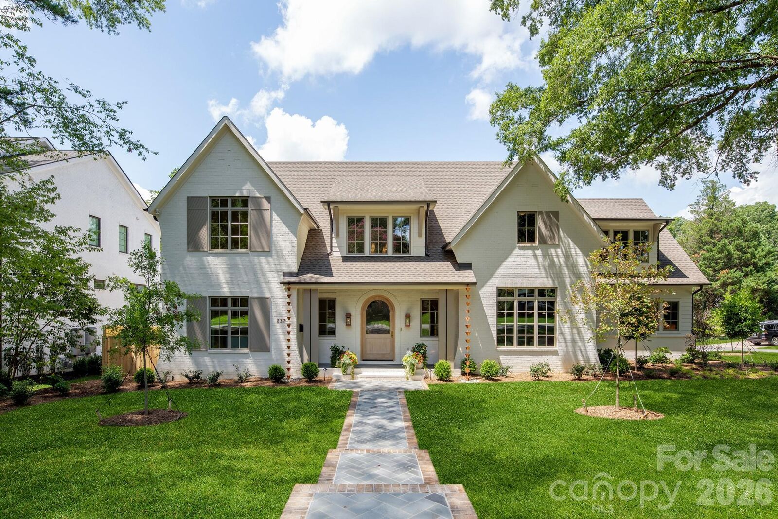 Property Photo: 237 N Canterbury Road NC 28211