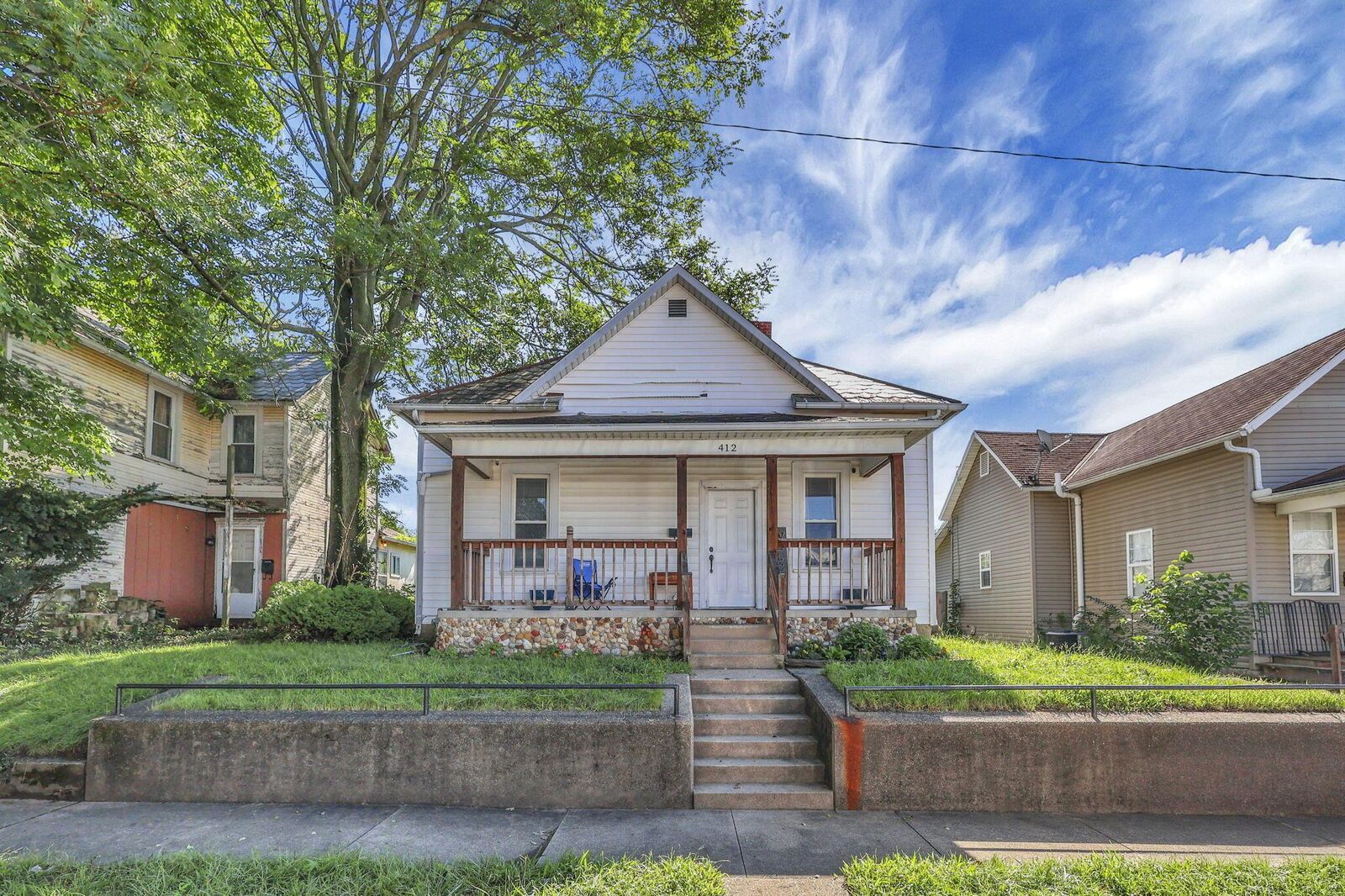 Property Photo: 412 Garfield Avenue OH 43130