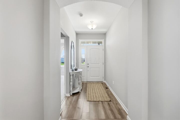 Property Photo:  1702 Skyview Drive  OH 43040 