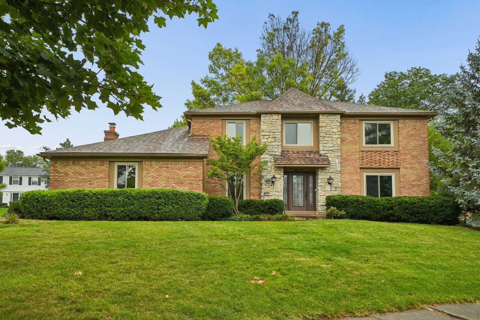 Property Photo: 2055 Seddington Court OH 43016