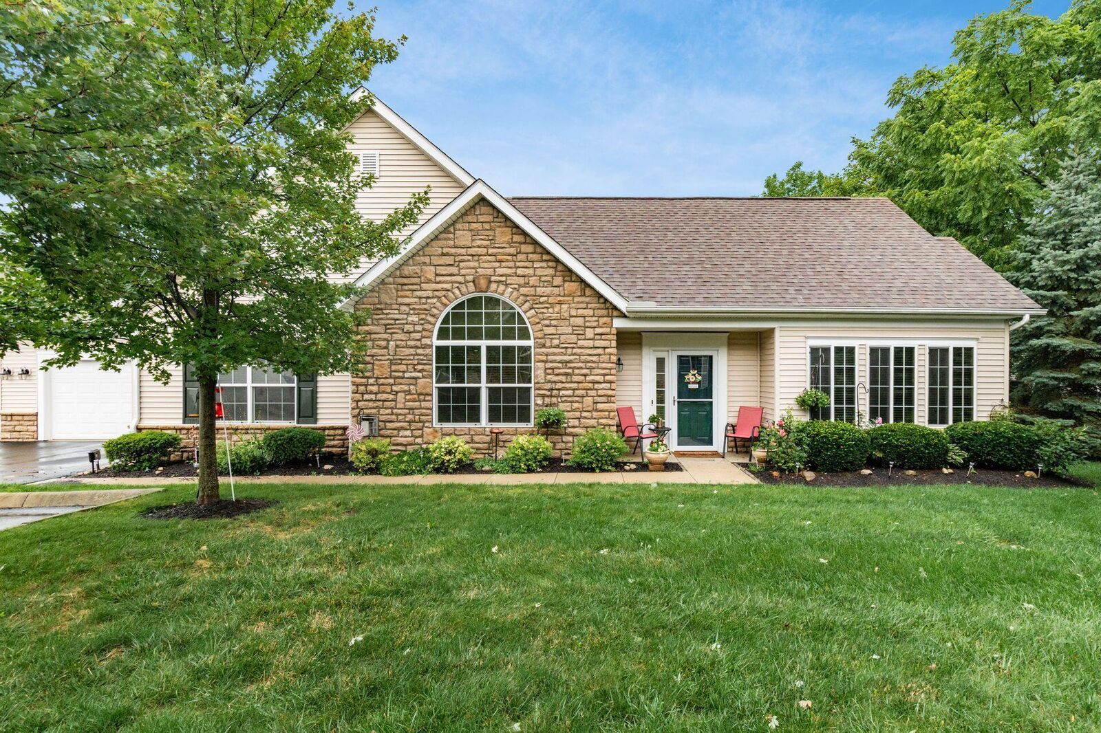 Property Photo:  4841 Ashleigh Drive  OH 43016 