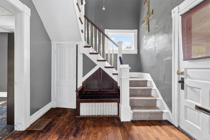 Property Photo:  413 E Brown Avenue  OH 43311 