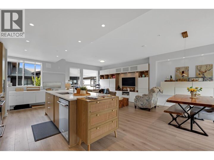 Property Photo:  41238 Highline Place  BC V8B 1C2 