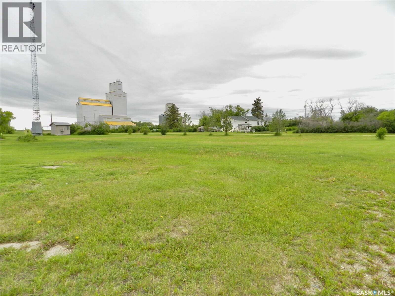 Property Photo:  1234 Brownlee Street  SK S0H 4C0 