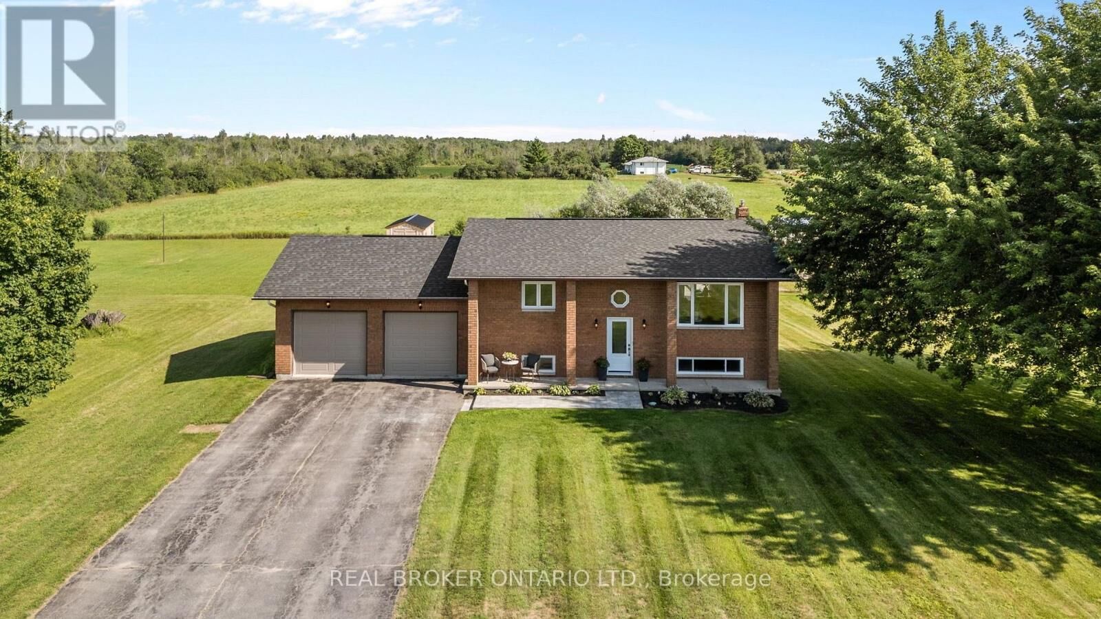 Property Photo: 2341 9th Line Road ON K7C 3P2