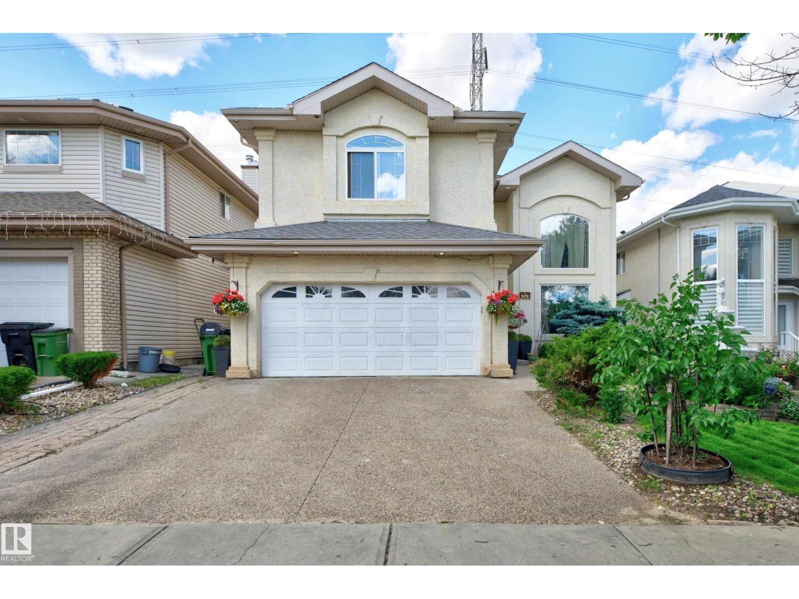 Property Photo:  979 Hollingsworth Bn NW  AB T6R 3G7 