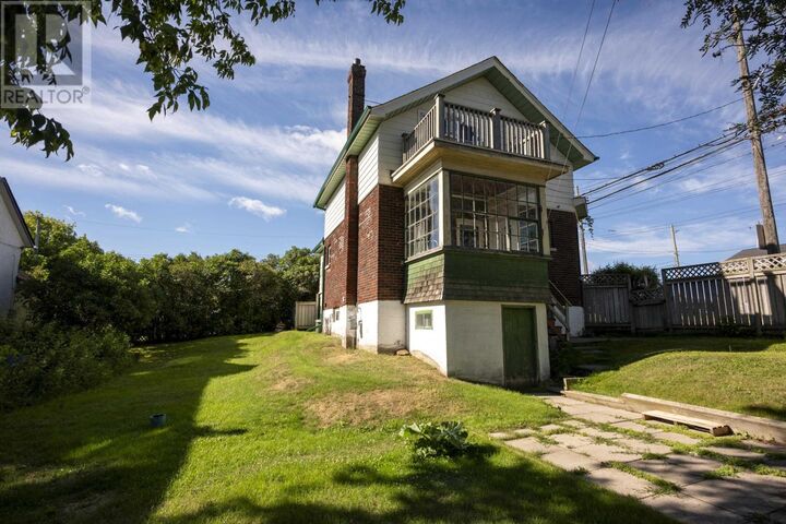 Property Photo: 42 Gordon Ave ON P7E 4T2