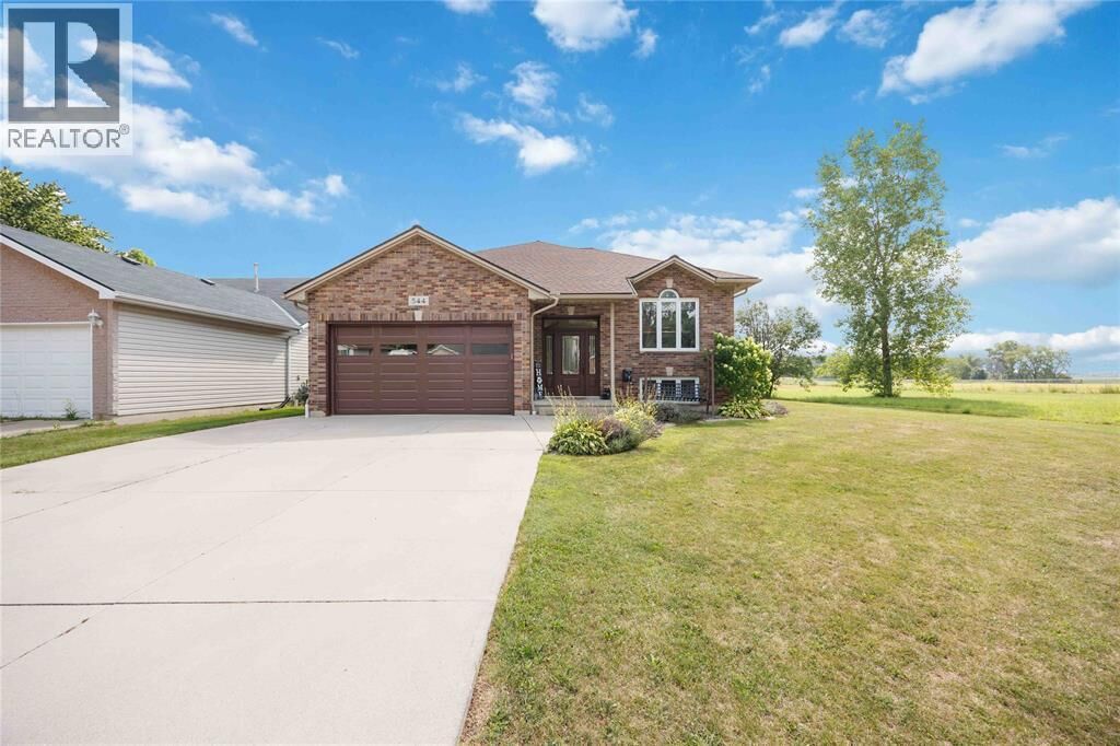 Property Photo: 544 Birchbank Avenue ON N0N 1G0
