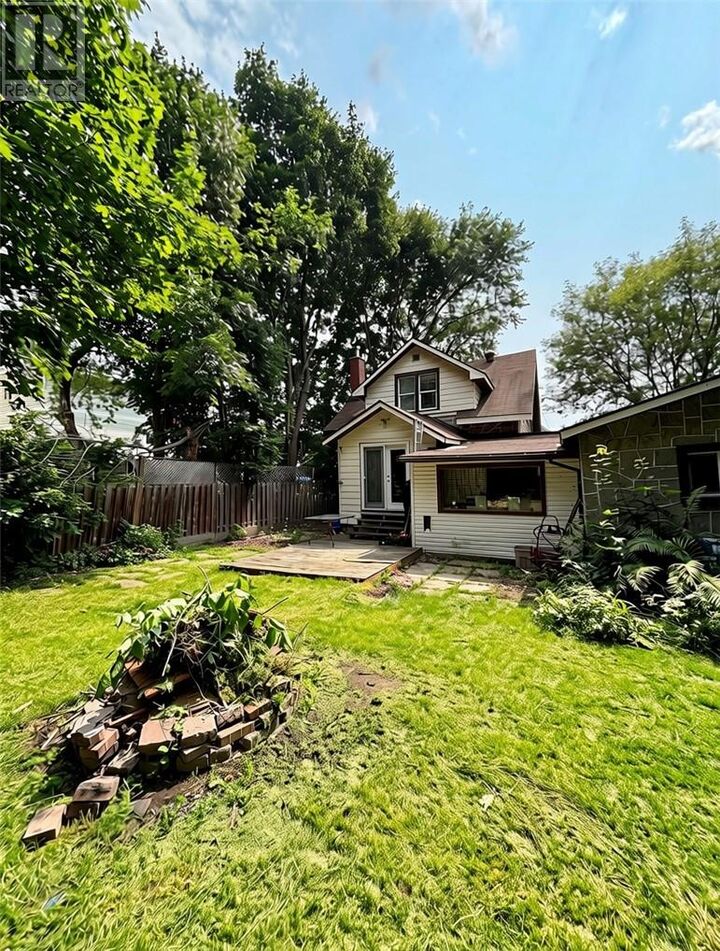 Property Photo: 122 Bloor Street ON P3C 2K7