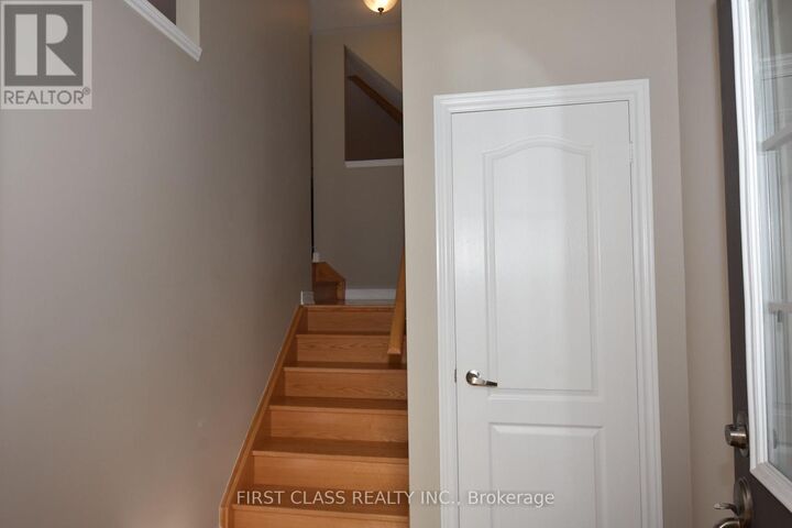 Property Photo:  327 Doak Lane  ON L3Y 0A7 