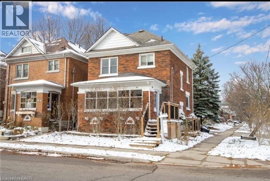 Property Photo:  98 Brubacher Street Upper  ON N2H 2W2 