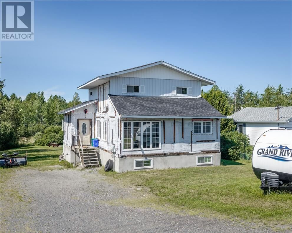 Property Photo: 933 E Highway 17 ON P0M 1H0