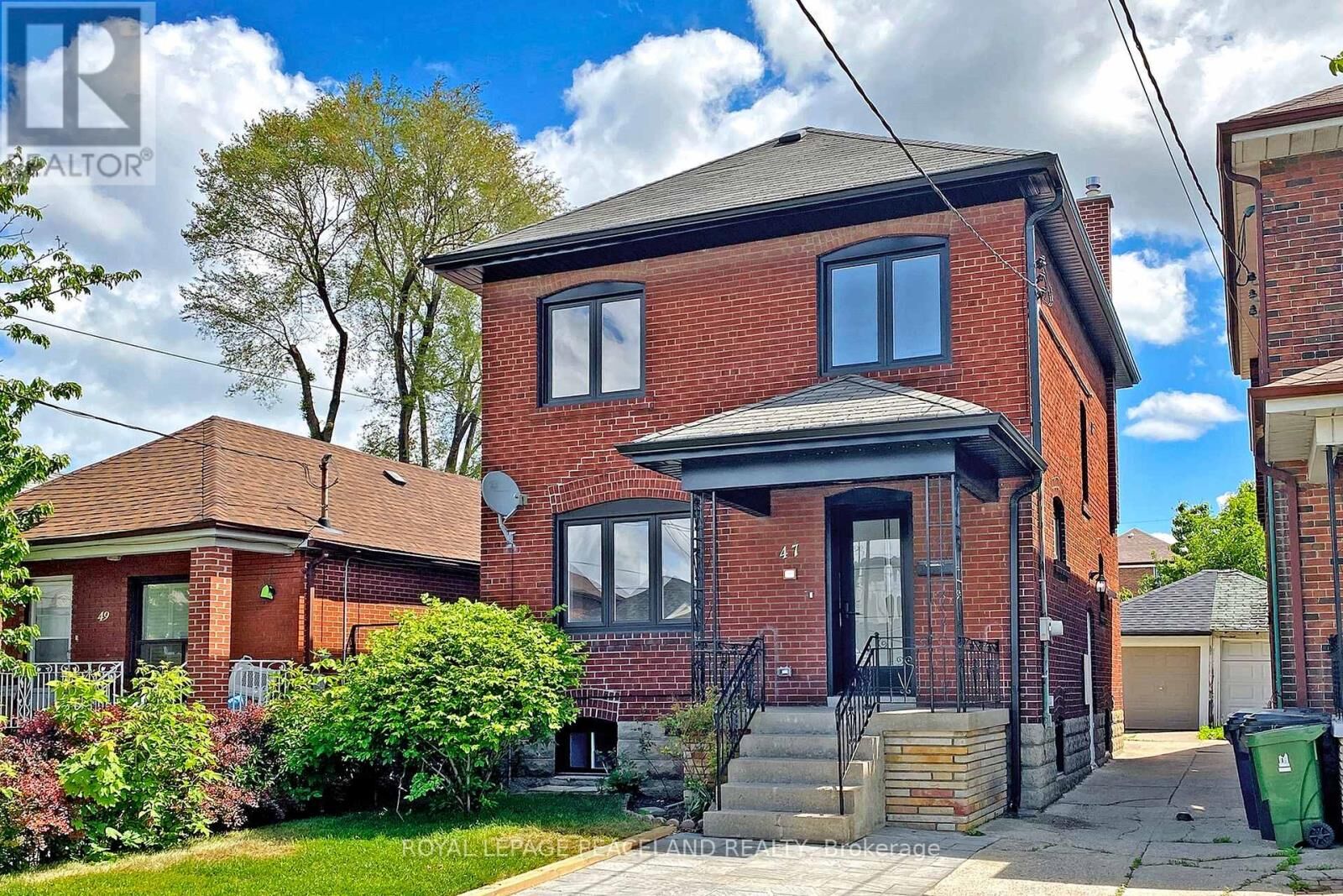 Property Photo: 47 Chamberlain Avenue ON M6E 4J9