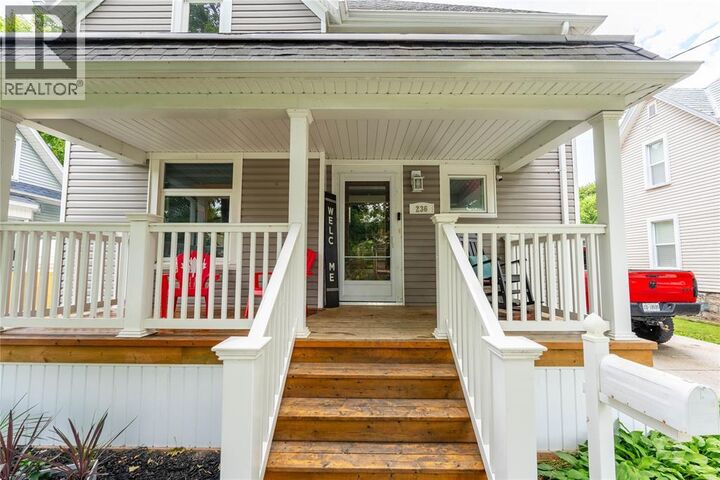Photo de la propriété:  236 Brock Street South  ON N7T 2W6 