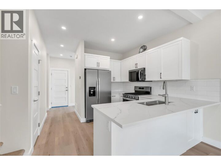 Property Photo: 524 Similkameen Ave Other BC V0X 1W0