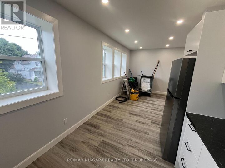 Property Photo:  243 Dufferin Street  ON L2A 2T7 