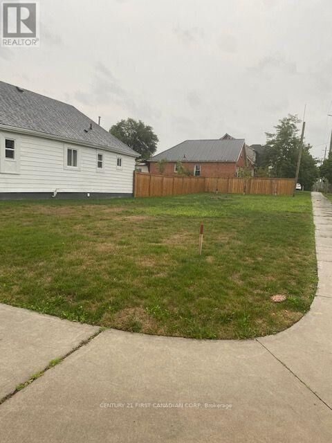 Property Photo:  Lot 7 Briscoe Street West  ON N6J 1M4 