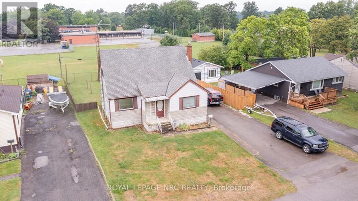 Property Photo: 215 Knoll Street ON L3K 5B5