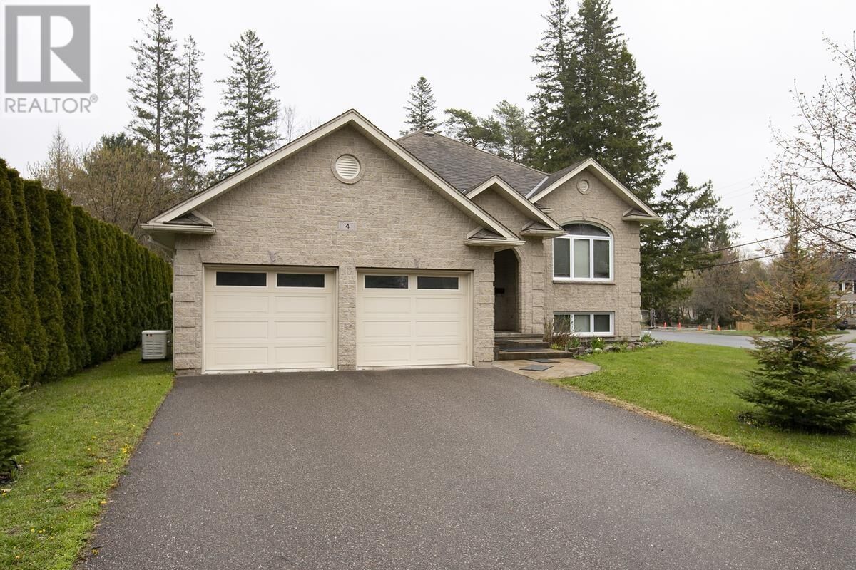 Property Photo: 4 Parkdale Dr ON P6A 5P8