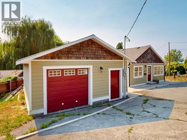 Property Photo: 4311 Westview Ave BC V8A 3J7