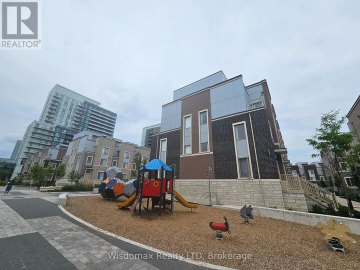 Property Photo: 31 Almond Blossom Mews South Th 141 ON L4K 0N7