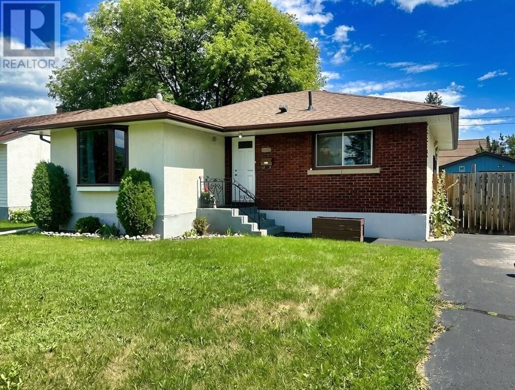 Property Photo: 464 James Street S ON P7E 2V5