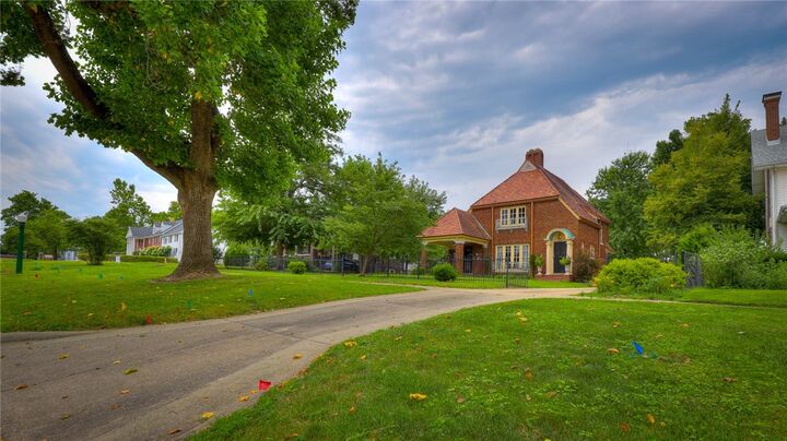 Property Photo: 165 N Park Place IL 62522