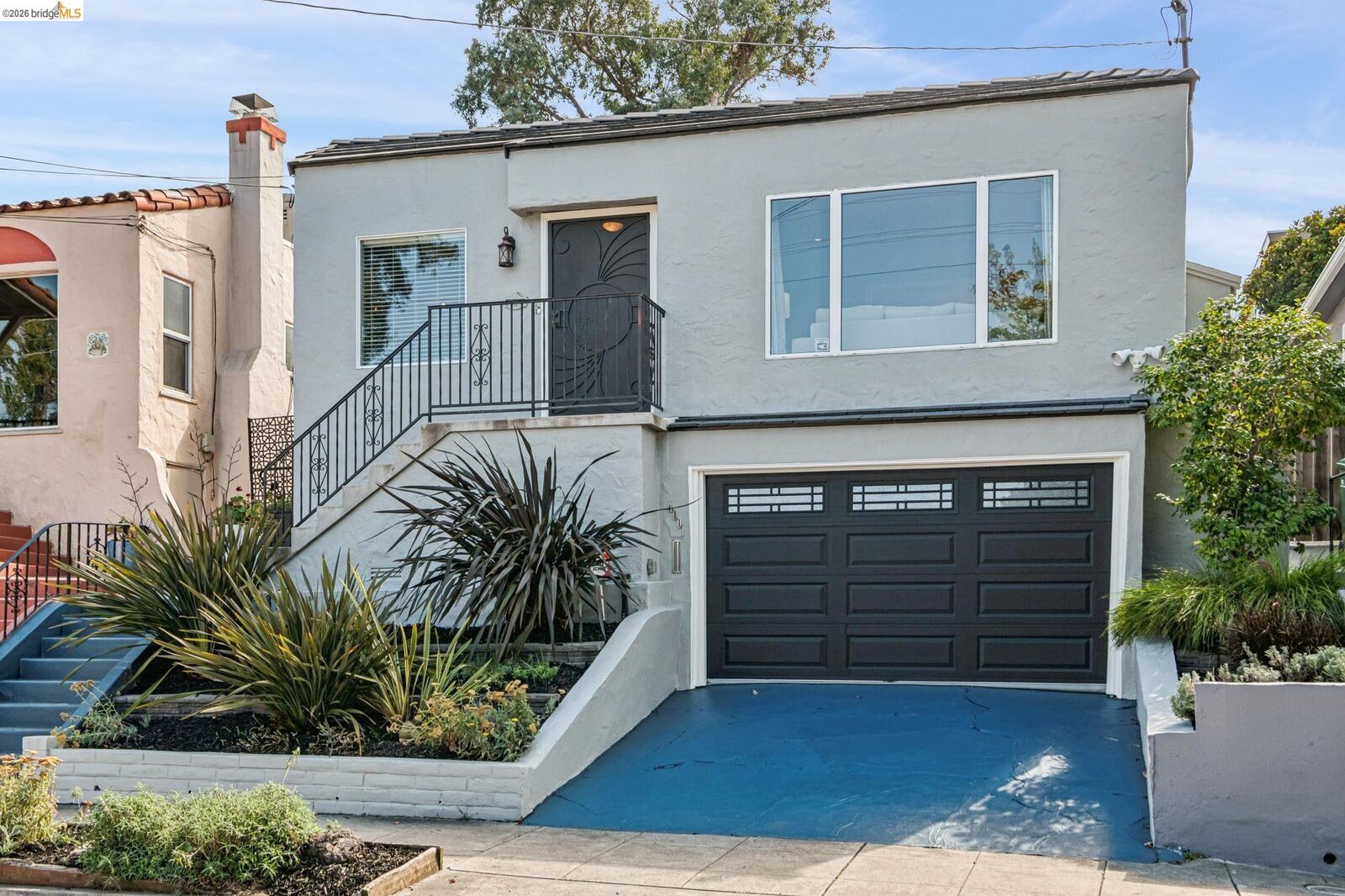 Property Photo:  4001 Nevil St  CA 94601 