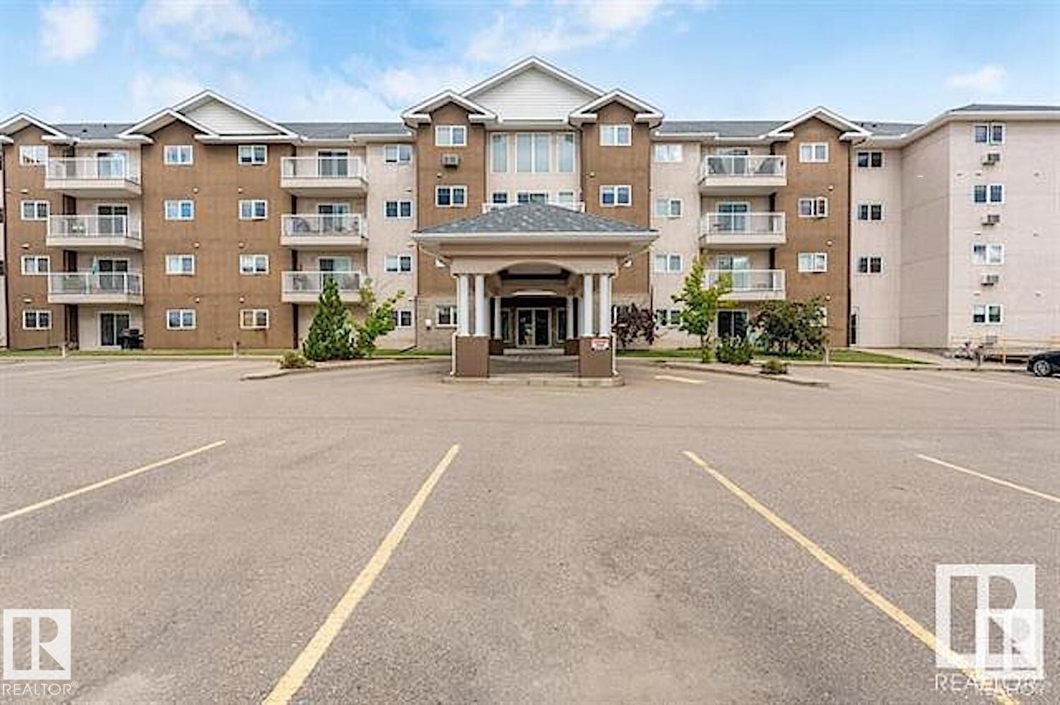 Property Photo: 901 16 Street 3308 AB T9M 0C3