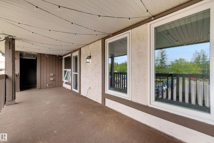 Property Photo:  241 Surrey Gardens Gardens NW  AB T5T 1Z3 