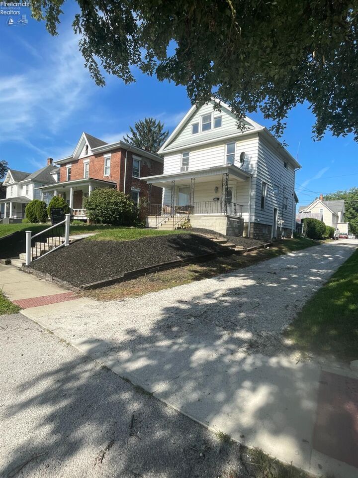Property Photo:  227 Franklin Street  OH 44883 