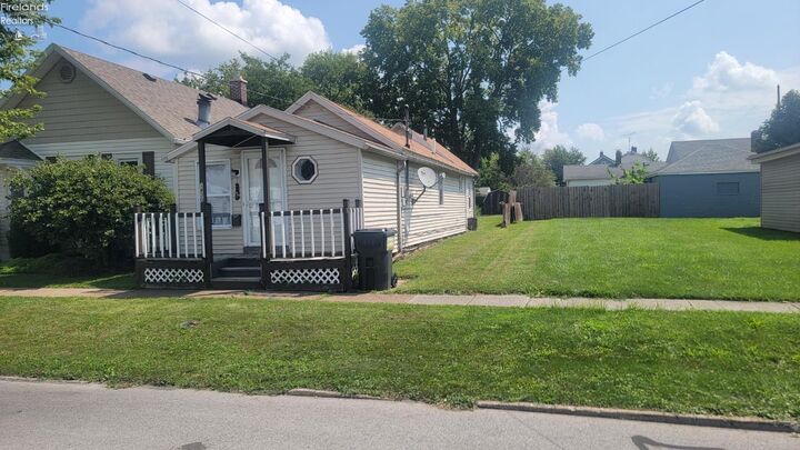 Property Photo:  1430 Harrison Street  OH 44870 