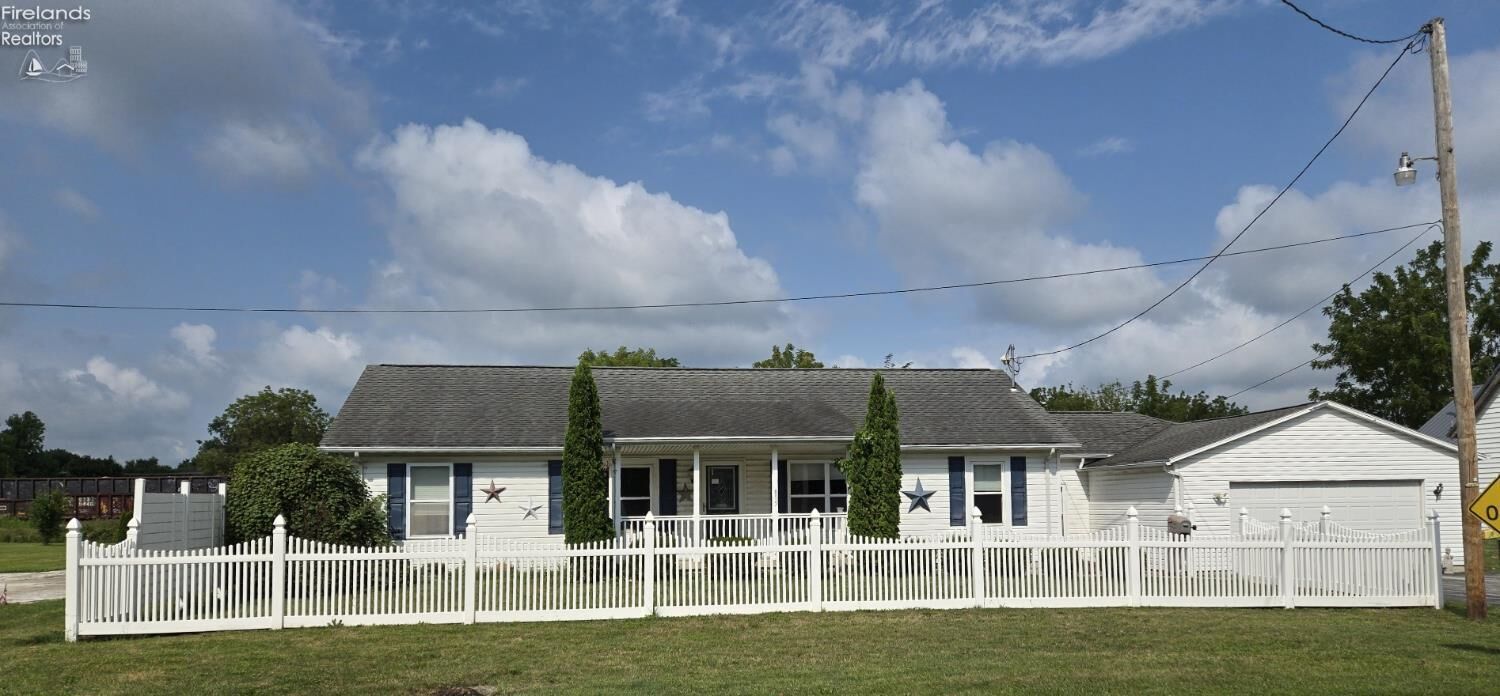 Property Photo:  815 Williston Avenue  OH 44830 