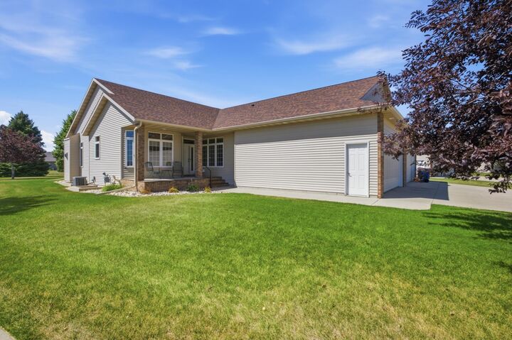 Property Photo: 547 Allyson Circle MN 56560