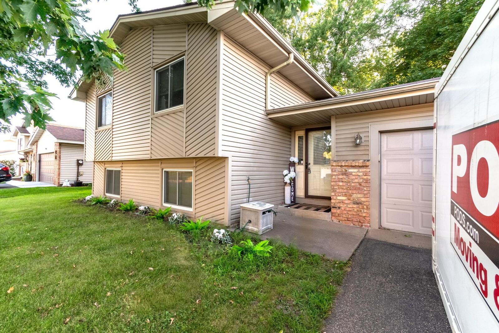 Property Photo: 7733 Kentucky Avenue N MN 55445