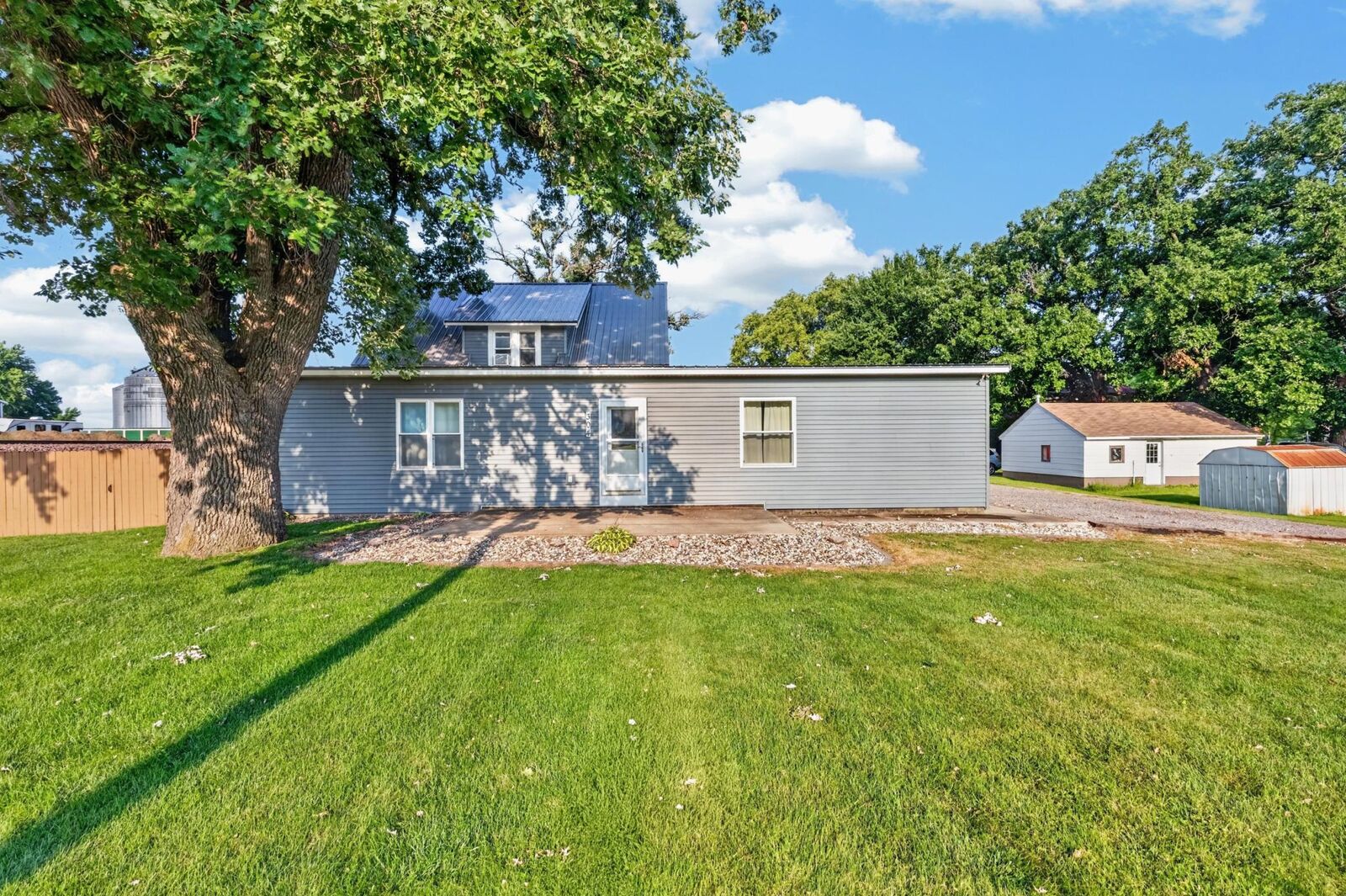 Property Photo:  304 5th Avenue N  MN 55312 