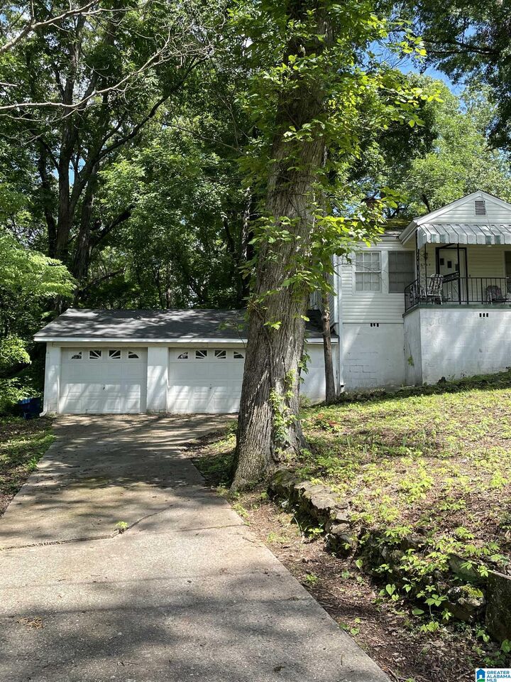Property Photo: 5703 Avenue O AL 35020