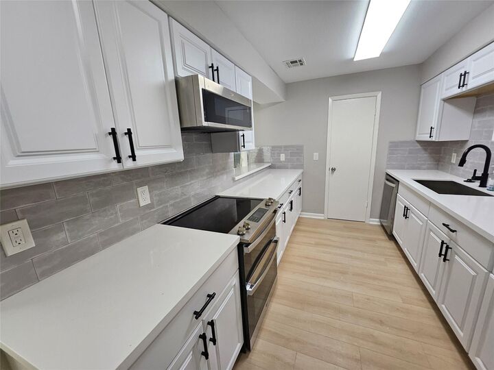 Property Photo: 4138 Belle Park Drive 4138 TX 77072