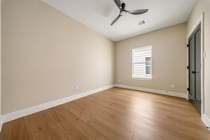 Property Photo: 966 &Amp 968 South Lane A/B TX 77088