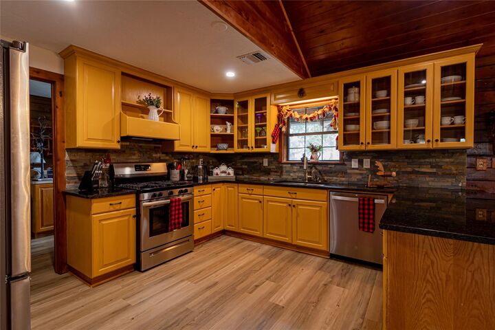 Property Photo: 2612 Primrose Drive TX 77502