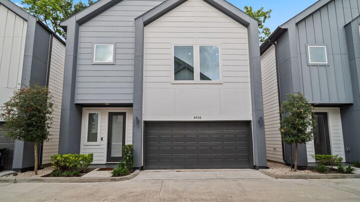Property Photo: 850 Elkhart Street D/E TX 77091