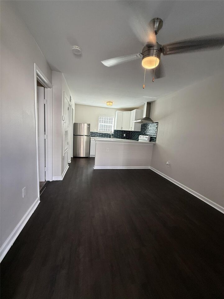Property Photo: 1824 Thonig Road 14 TX 77055