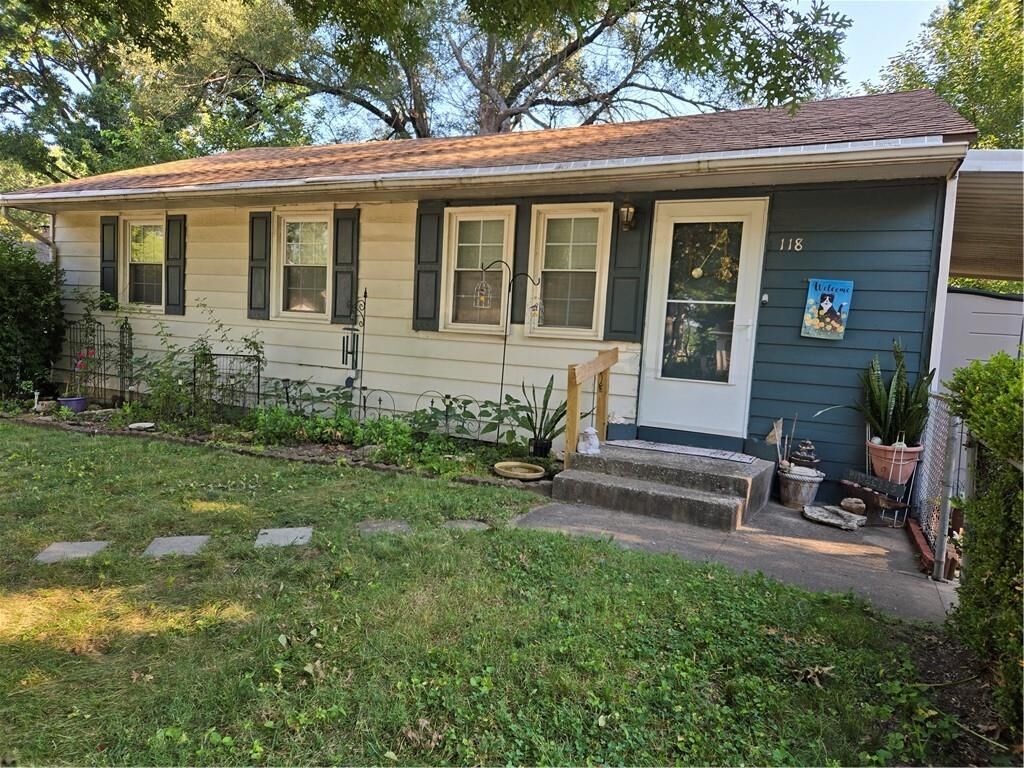 Property Photo:  118 James Street  MO 64016 