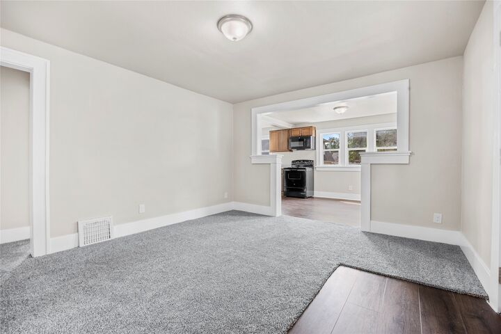 Property Photo:  309 E 25th Street  IA 50317 