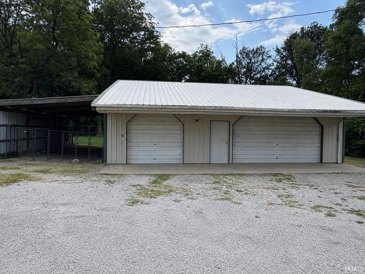 Property Photo:  4988 W County Road 550 N  IN 47567-8505 